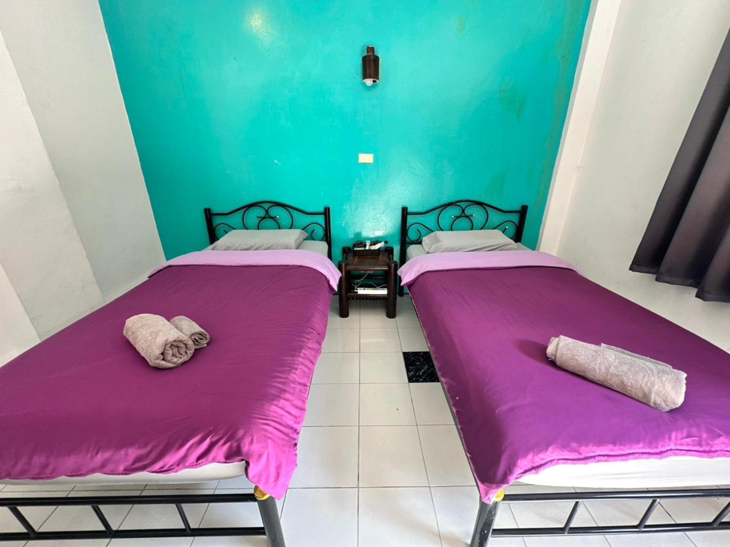 Blue Moon House - A Budget Hostel For Easy Travellers - Chiang Mai — Photos 2