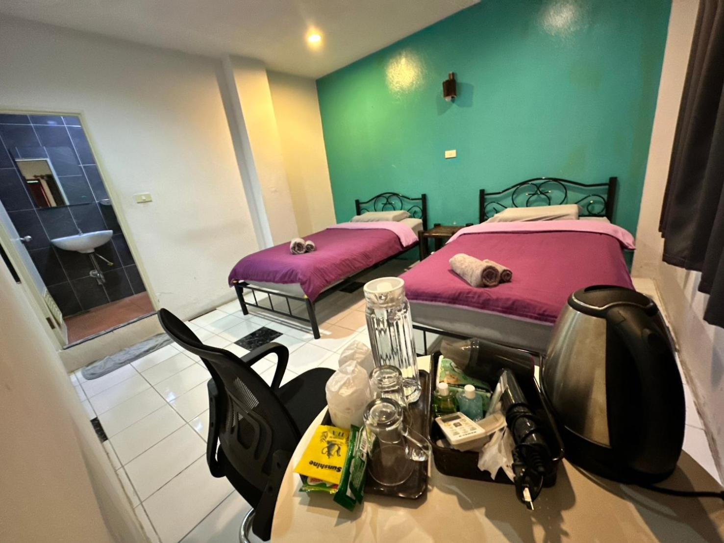 Blue Moon House - A Budget Hostel For Easy Travellers - Chiang Mai — Photos 1